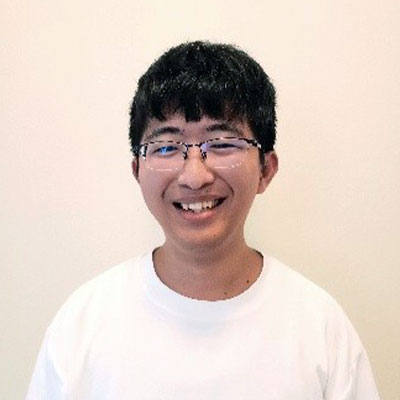 職員C